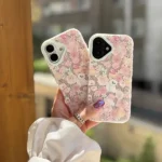 قاب گربه ای طرح پیشی در باغ گل مناسب گوشی آیفون